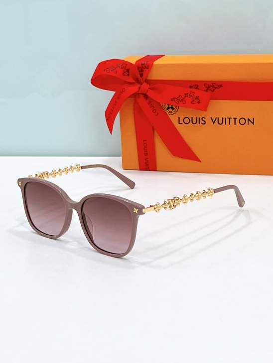 Picture of Louis Vuitton Sunglasses _SKUfw76323451fw